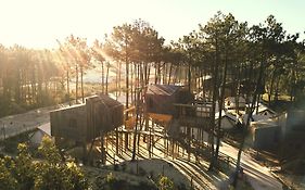 Bukubaki Eco Surf Resort